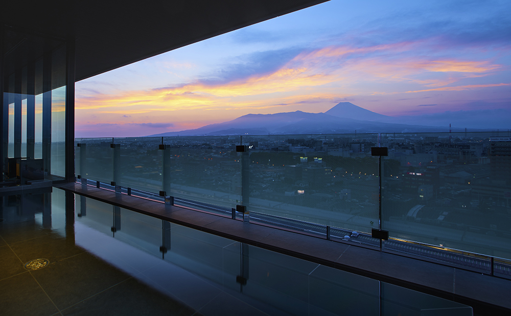 富士山の絶景ビュー展望風呂が自慢のホテル